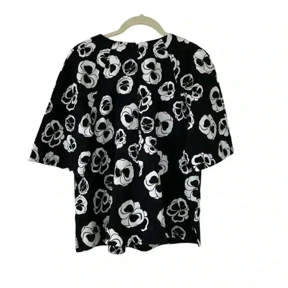 Joan Vass Black White Floral Top Size Medium Half Sleeves Crewneck Classic - Picture 2 of 7